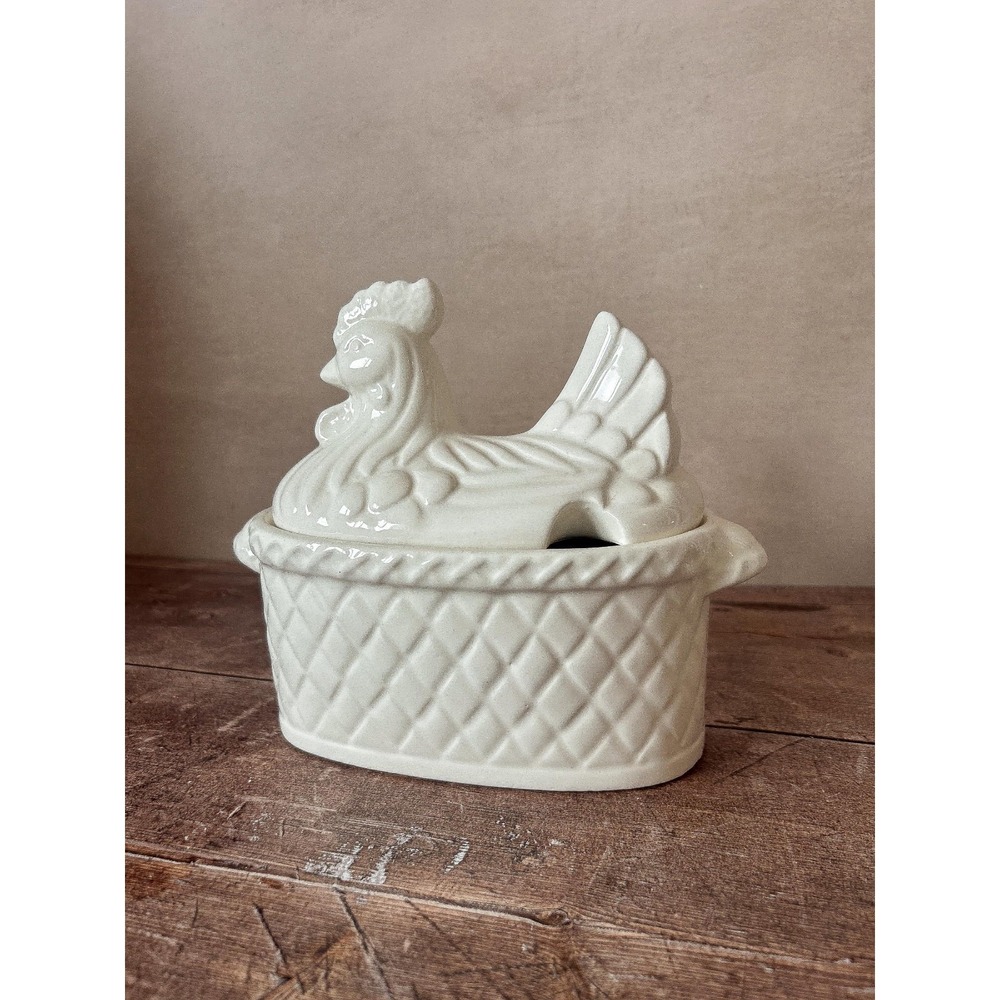 Vintage Ceramic White Chicken Sugar Bowl Nesting Hen - Farmhouse Kitchen - Picture 4 of 10